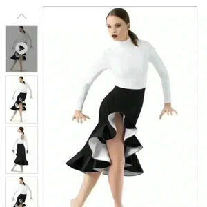 Black and white lyrical costume 10476